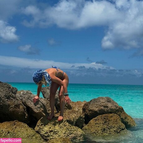 curvy star onlyfans erotic pics