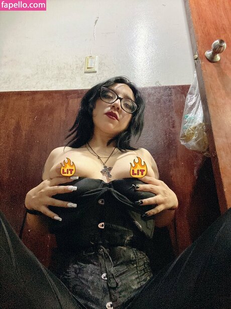 Alishy Raven star sexy pictures