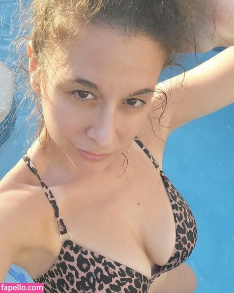 Sarah Gregory hot actress images