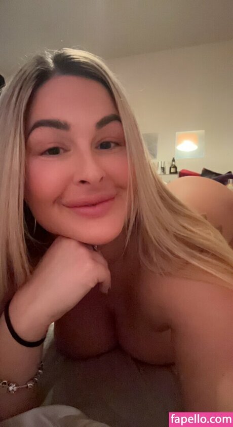 Kristiel0ux hot star img