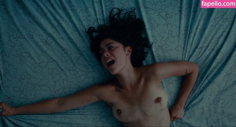 Blu Hunt free model picture