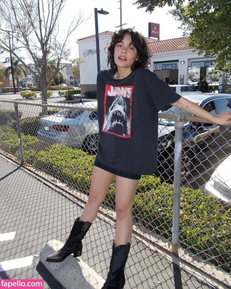 Blu Hunt star nude image