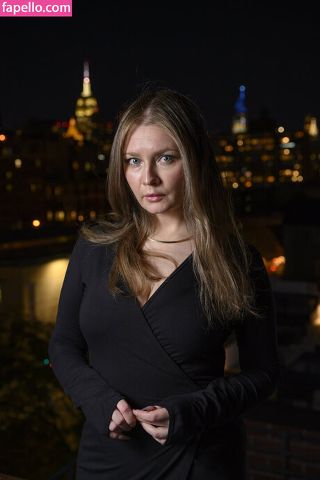 Anna Delvey nude thumbnail