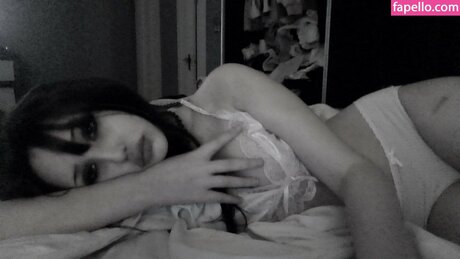 veildose pornstar nude pics