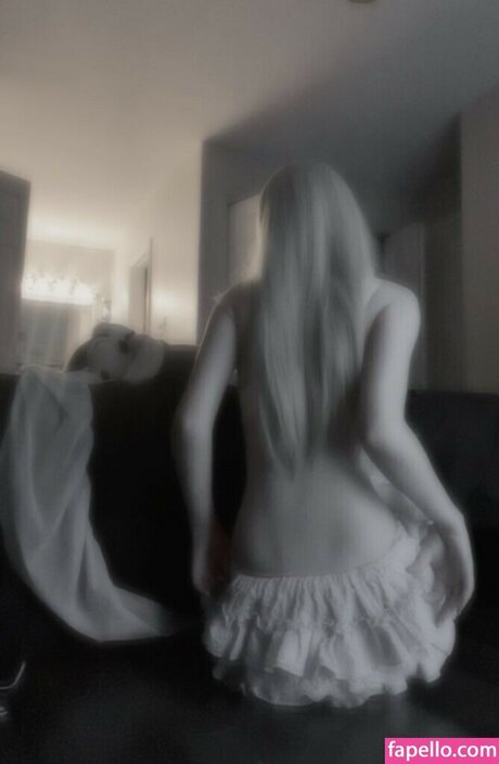 veildose nudes model galleries