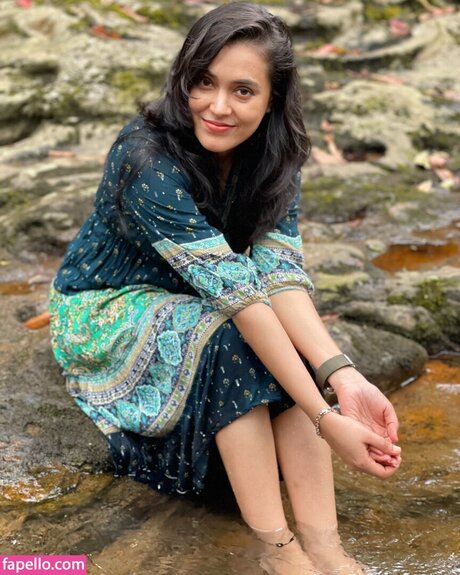 Mithu Vigil pretty model image