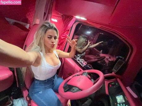 Sheila BellaverICIAL model sex image