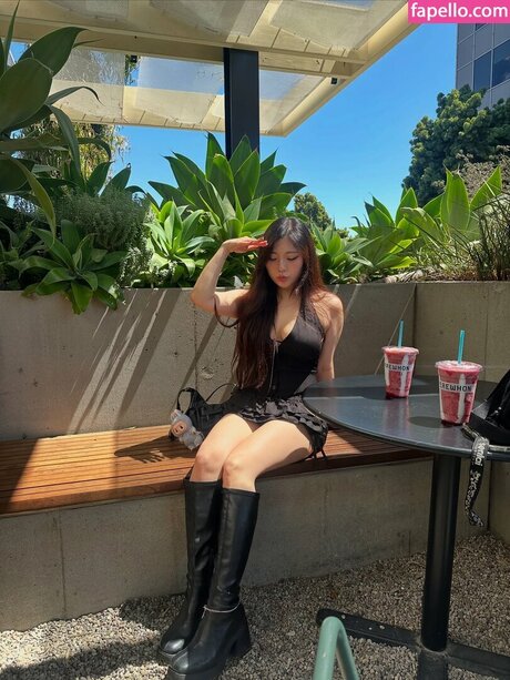 Starriebun actress img