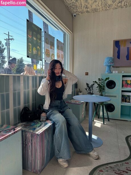 Starriebun star exclusive images