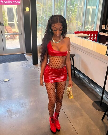 Nia Bia star best pictures
