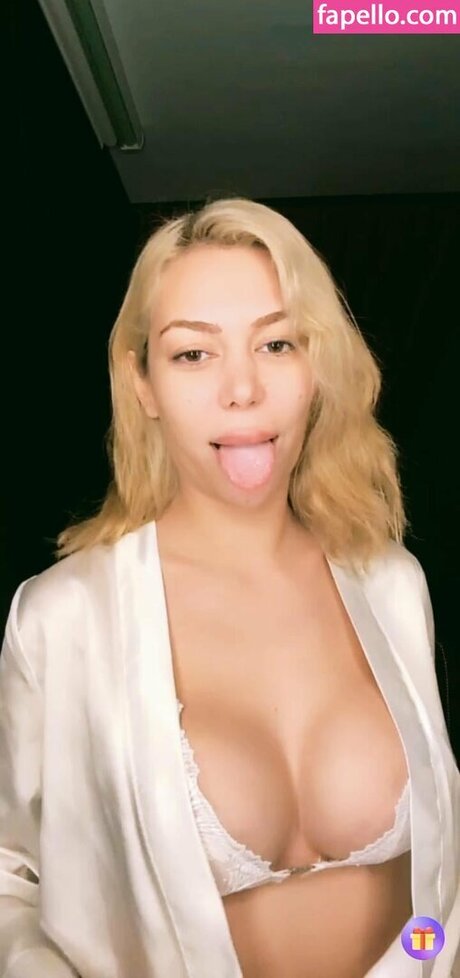 Seydanur Tunc sexy pornstar archive