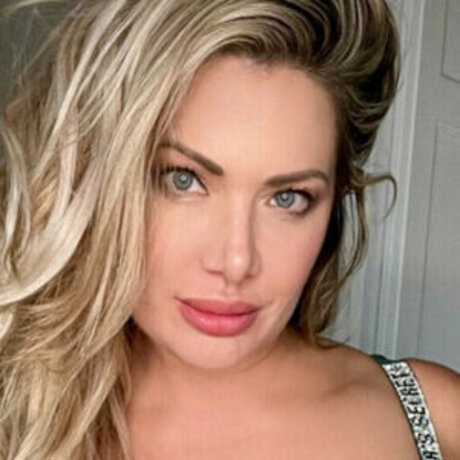 Janelle Pierzina exclusive star photos