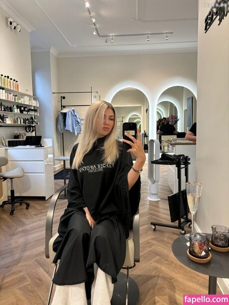 beautiful face onlyfans nice images