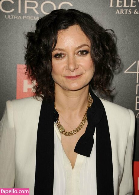 Sara Gilbert sexy star picture