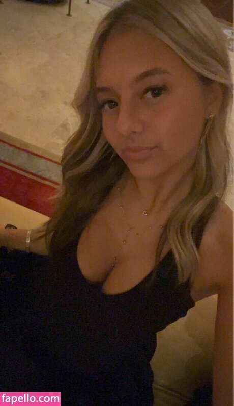 Karina Korobeynik beautiful actress image