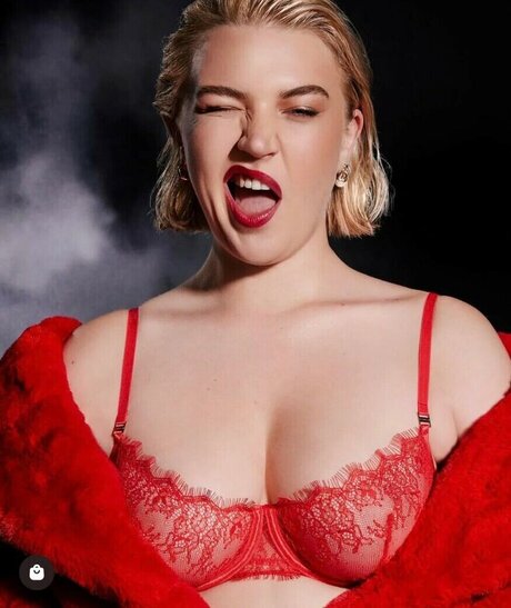 Rebecca Lucy Taylor naked star images