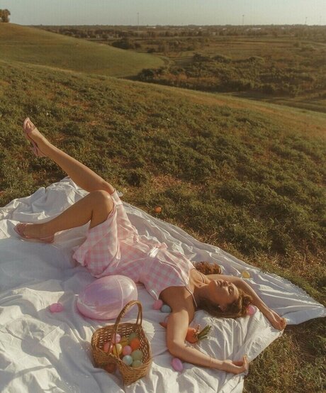 blonde male onlyfans pornographic image