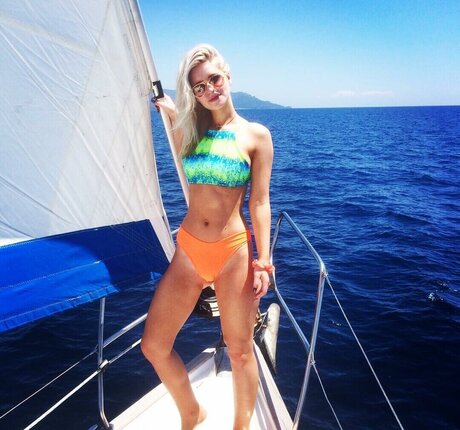 Jess Davies pretty actress images