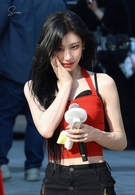 Chaeryeong model free gallery