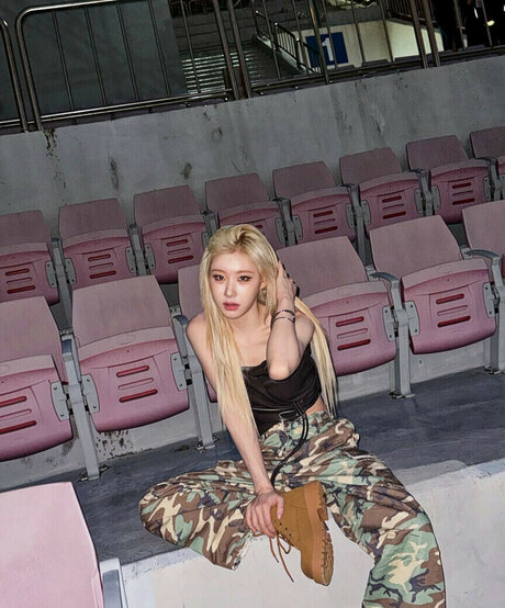 Chaeryeong pornstar art picture