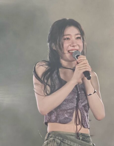 Chaeryeong nudes model image