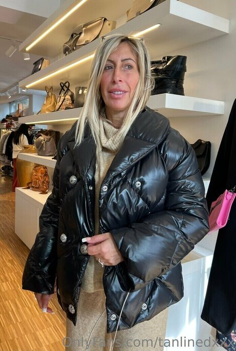 LetzBimbo adult star pics