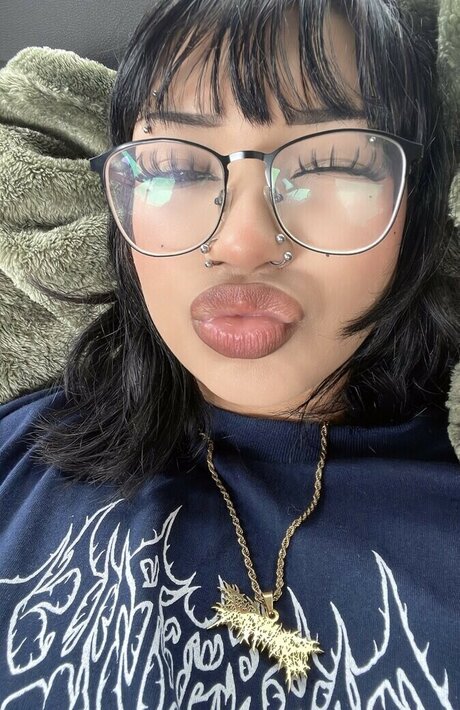 Sarynthia star nudes pic