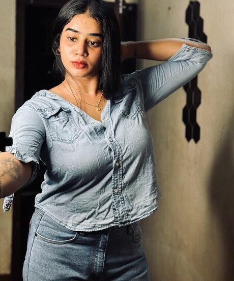 Athira Rudhra sexy actress images