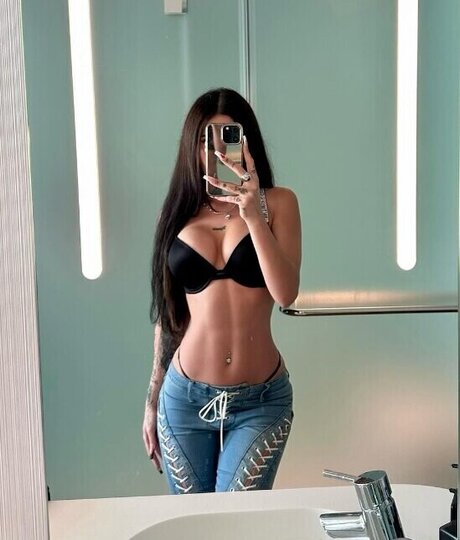 Angebevv model sexy picture