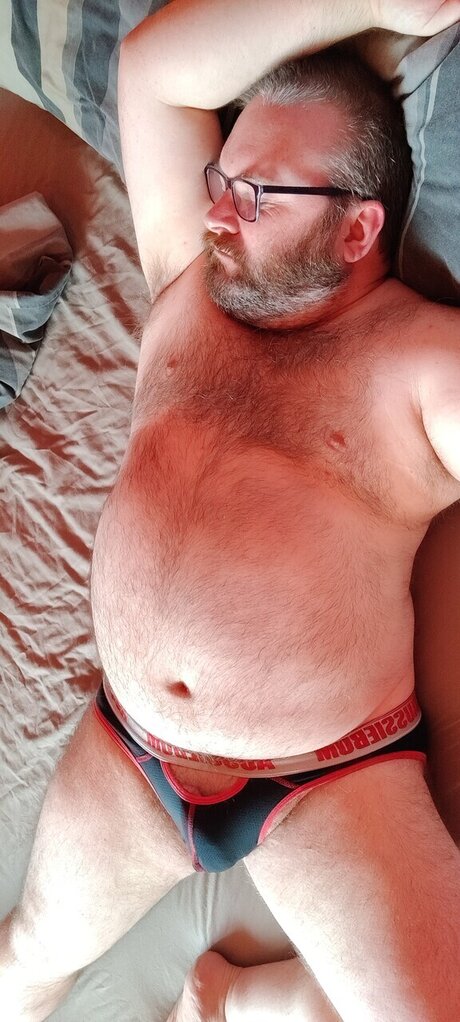 Tribear40 nude actress pic