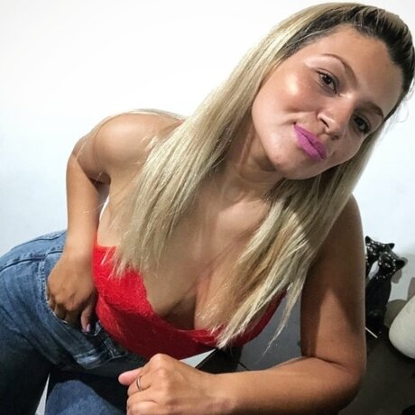 Allison Free_ exclusive star photos