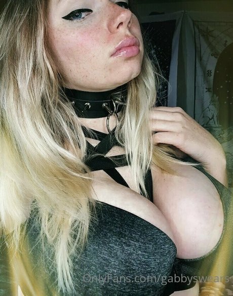 GabbySwears profile pic
