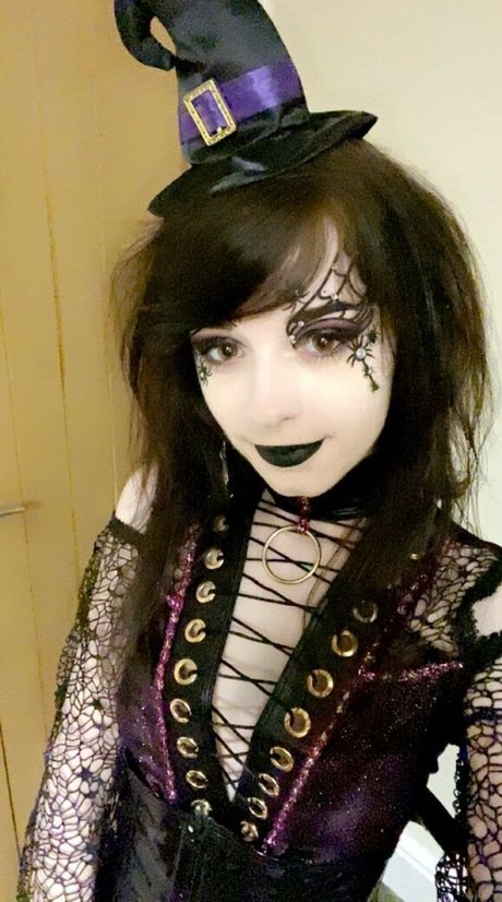 Apricot model exclusive photo