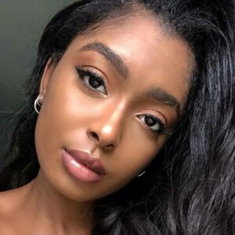 Jourdan Riane hot star photo