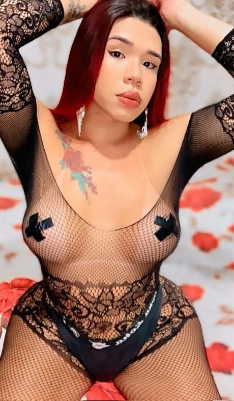 Victoria Mineira model naked images