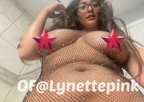 lynettepink erotic star img