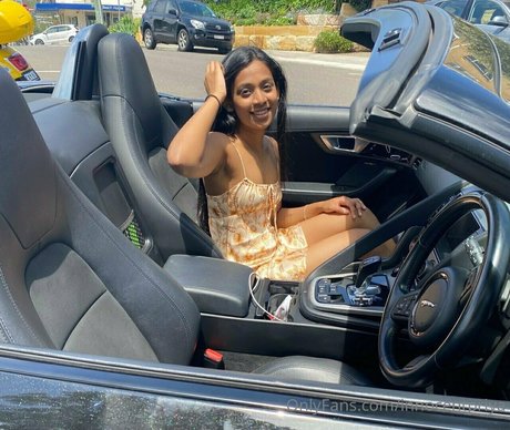 prettypriyaa star pornographic archive