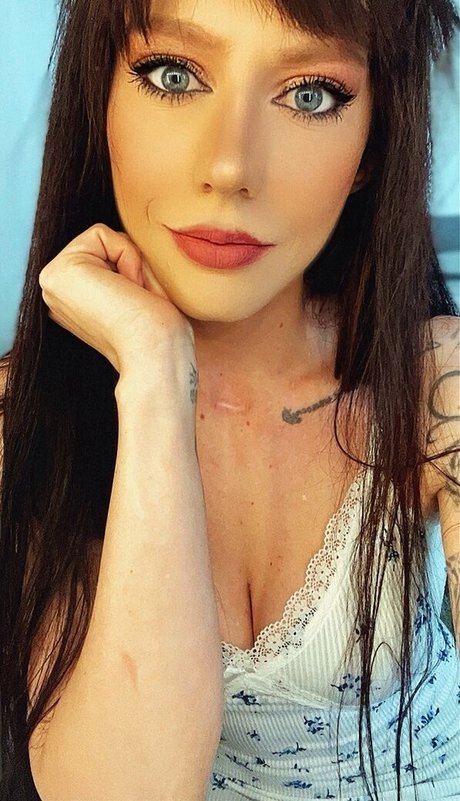 gelliii93_ erotic model img