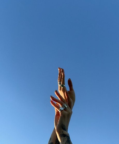 brunette milf onlyfans nude pics