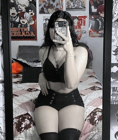 valeriaiscrying nice model pics