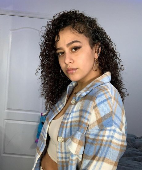 Bugzyy p pretty actress gallery