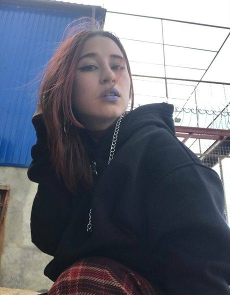 small dick shemale onlyfans free naked pictures