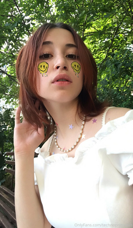 technoprincesss model free pics