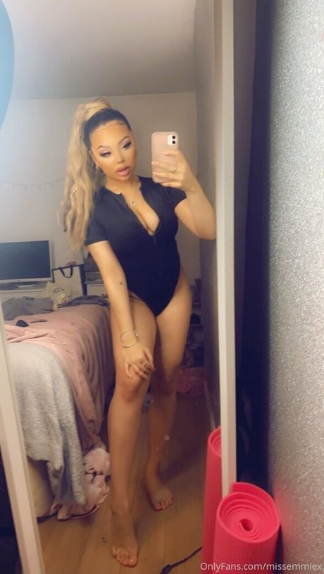 tranny onlyfans adult img