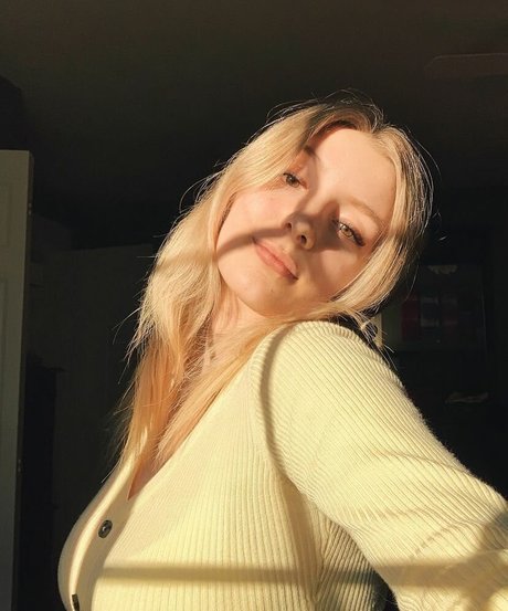 dripping wet pussy onlyfans adult photo