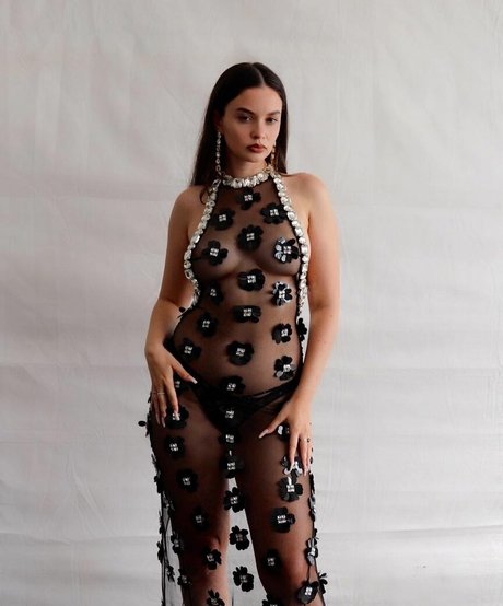 Sabrina Claudio perfect star photo