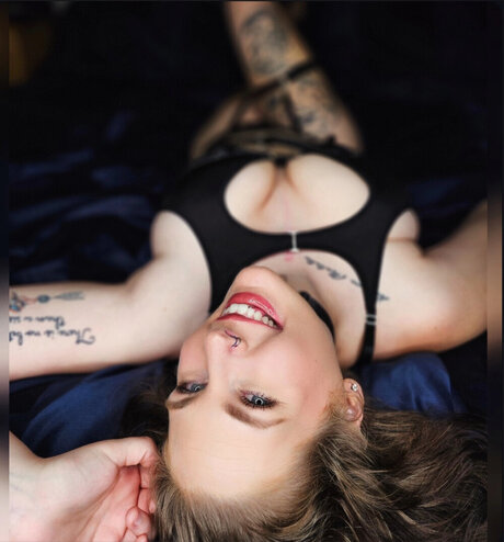 T H_ art model pics