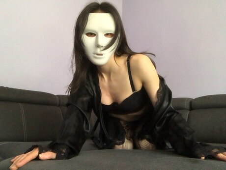 The Mask of Lilith nudes model pic