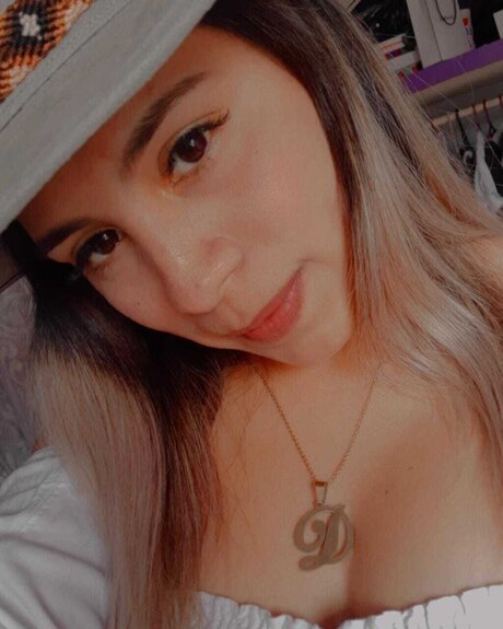 Danely16_ nude pornstar picture