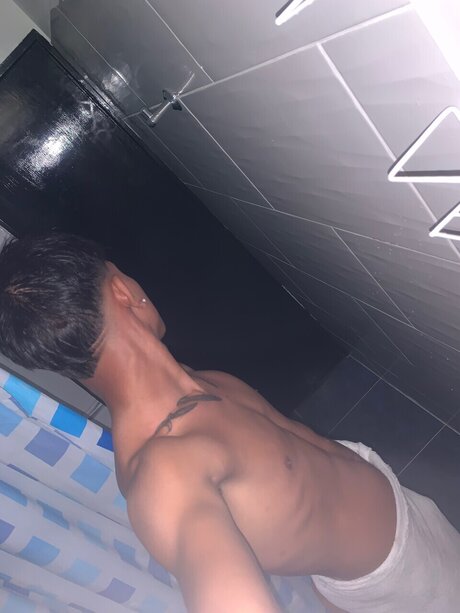 Angelo Ospino model top photo